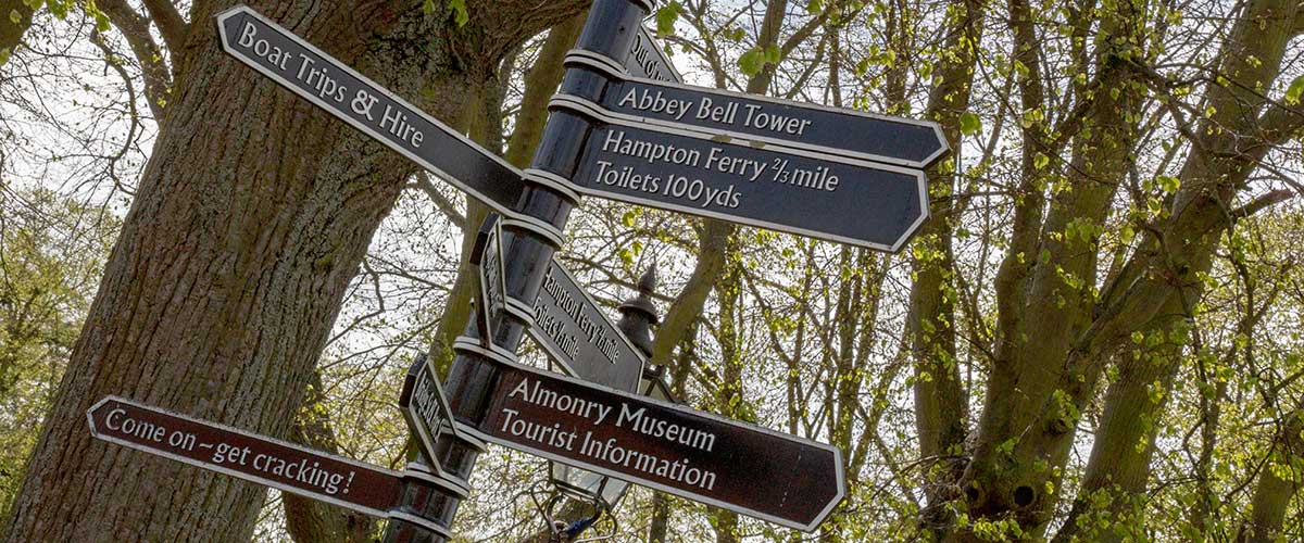 Show me the way, sign post in Evesham