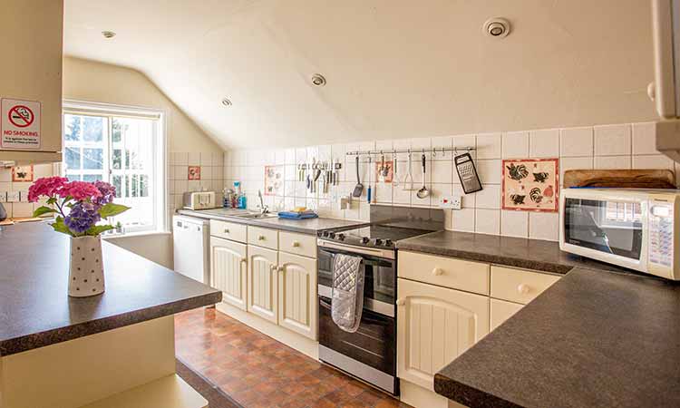 Haselor farm studio the kitchen