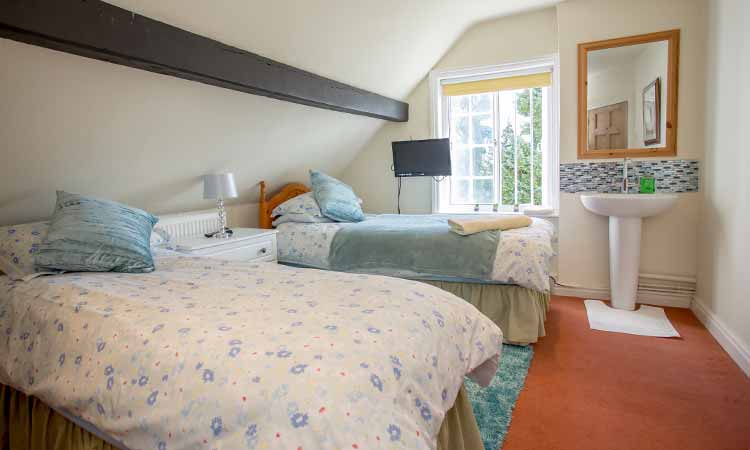 Haselor farm holiday studio Twin Room